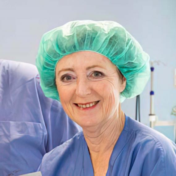 Hennie Mulder, operatieassistent